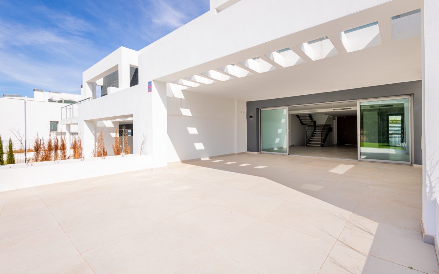 New Built South-facing Semi-detached Villa With Big Private Garden