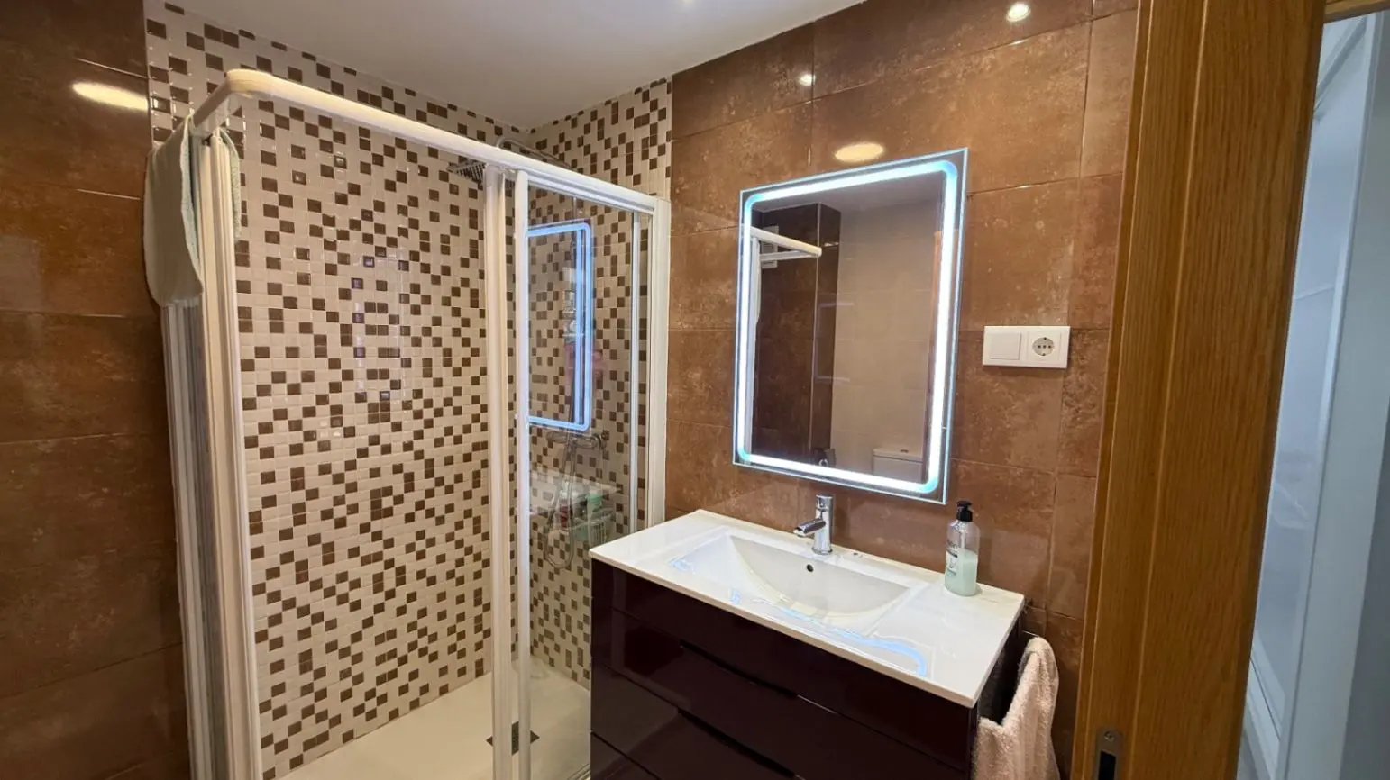 Apartment Of 86 M² With Features In Torrevieja, Spain