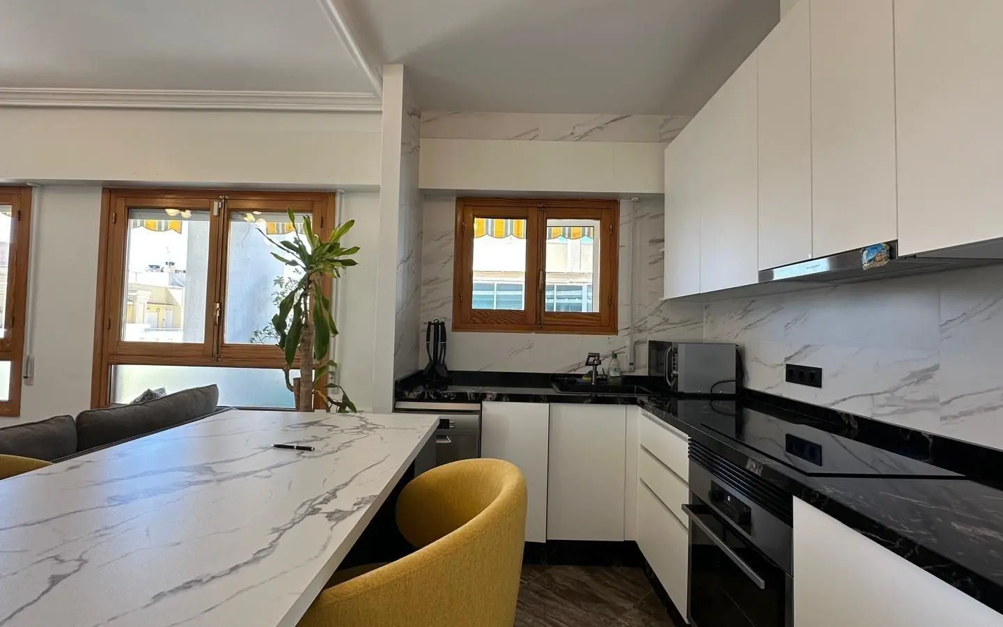 2-bedroom Apartment In Torrevieja, Spain (119 M²)