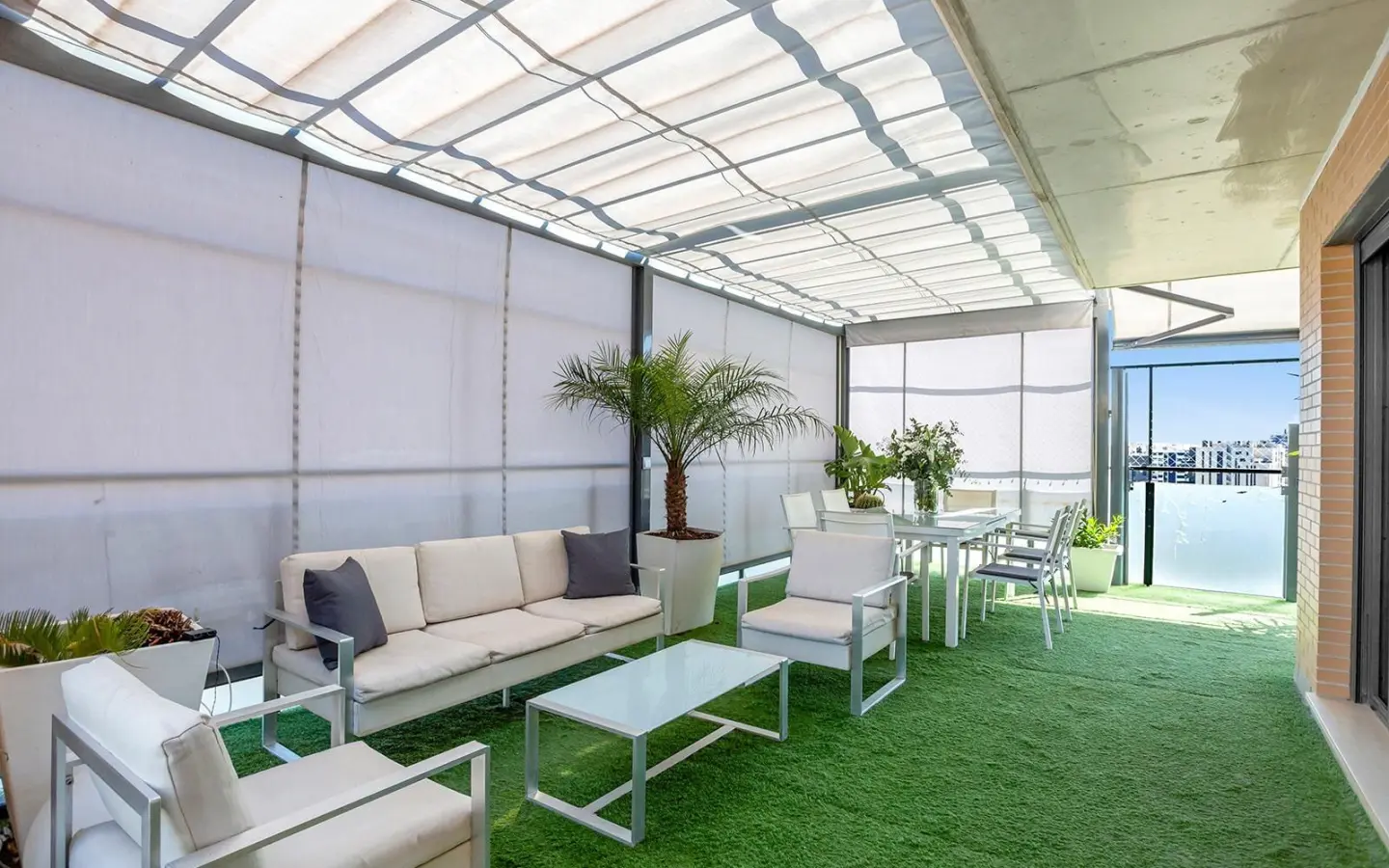3-bedroom Penthouse In Alicante, Spain (165 M²)