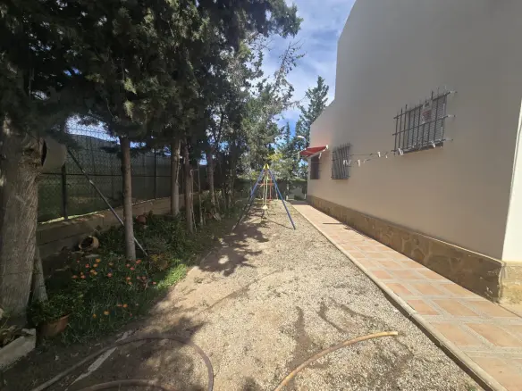5-bedroom Villa In Murcia, Spain (2.500 M² Plot)