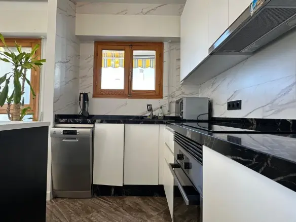 2-bedroom Apartment In Torrevieja, Spain (119 M²)