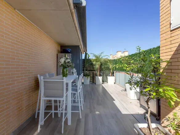 3-bedroom Penthouse In Alicante, Spain (165 M²)