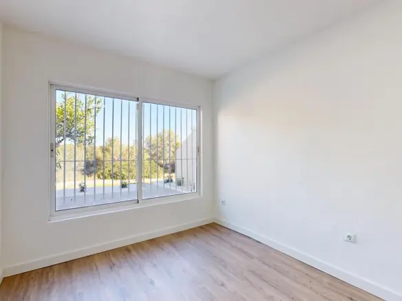 2-bedroom Bungalow In Villamartin, Spain (95 M²)