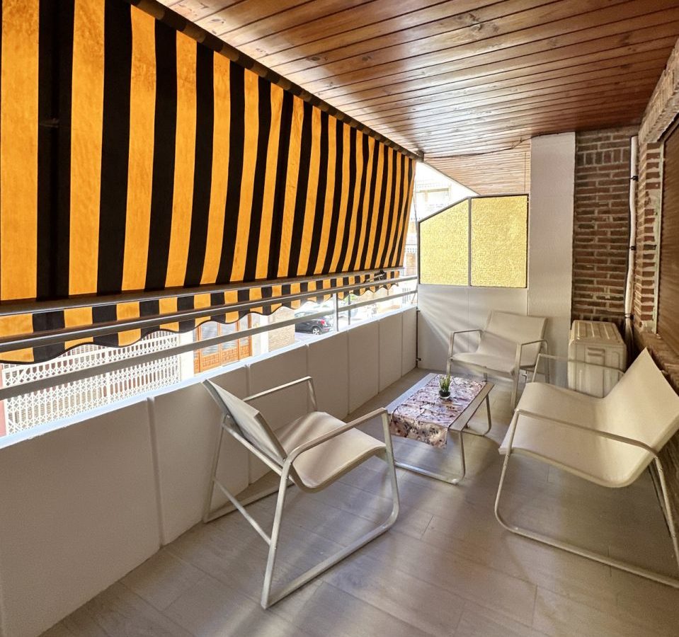 Apartment Of 90 M² In Torrevieja, Spain