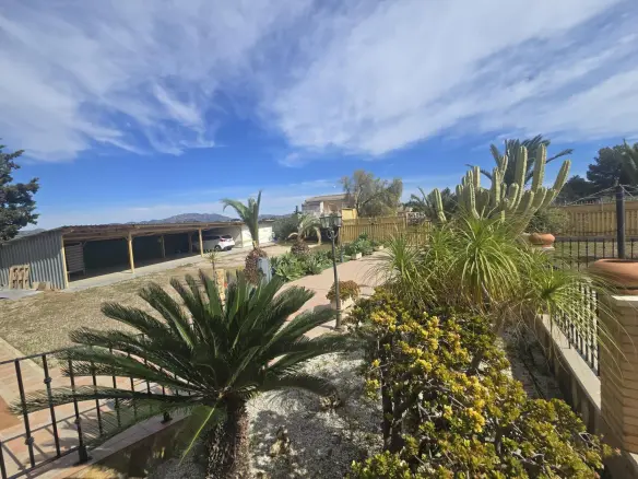 5-bedroom Villa In Murcia, Spain (2.500 M² Plot)