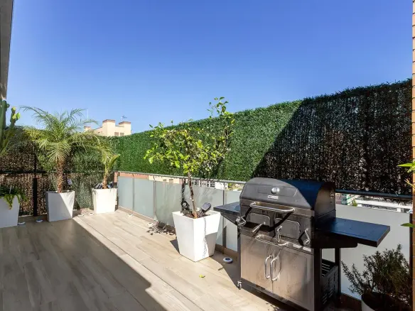 3-bedroom Penthouse In Alicante, Spain (165 M²)
