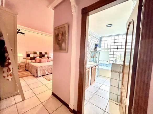 6-bedroom Villa In Torrevieja, Spain (440 M²)