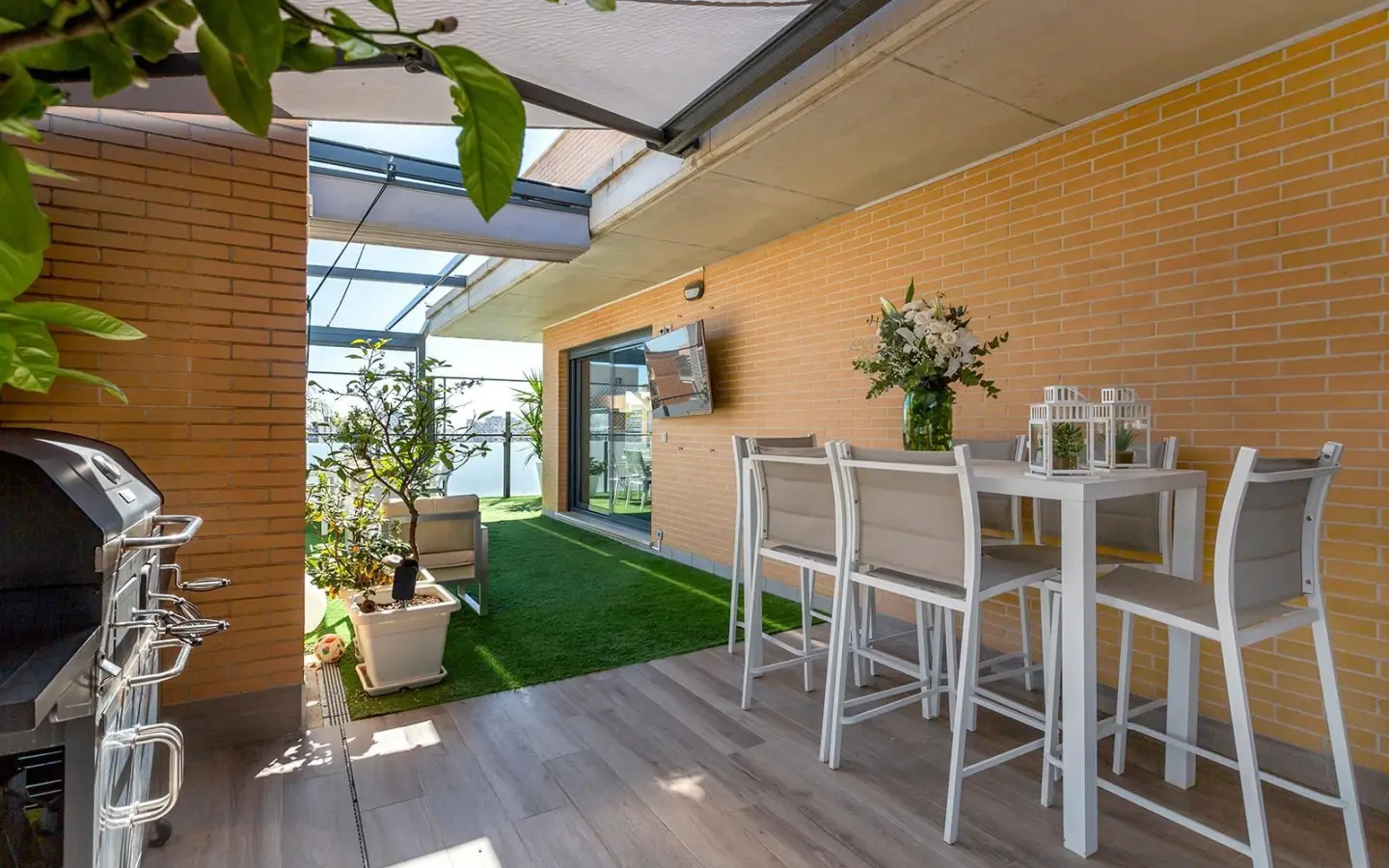3-bedroom Penthouse In Alicante, Spain (165 M²)