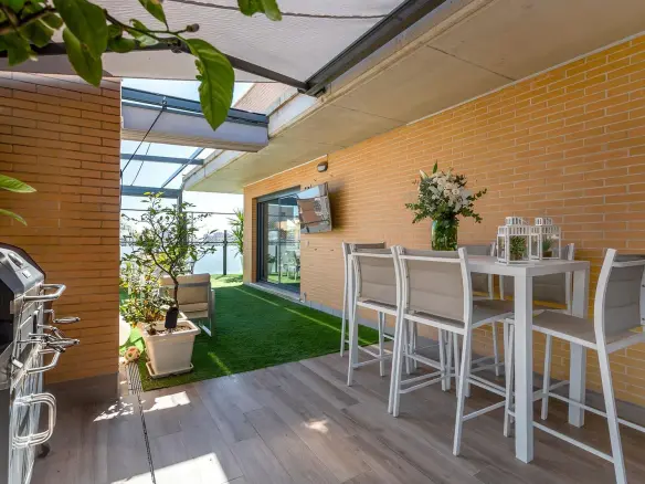 3-bedroom Penthouse In Alicante, Spain (165 M²)