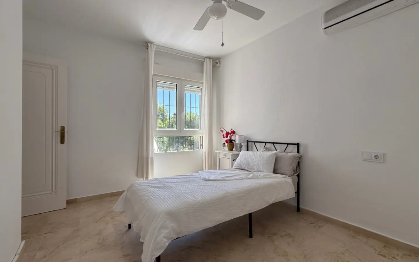 4-bedroom Villa In Orihuela, Spain (137 M²)