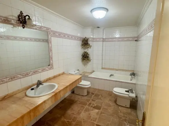 5-bedroom Apartment In Torrevieja, Spain (243 M²)