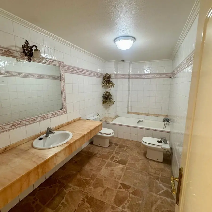 5-bedroom Apartment In Torrevieja, Spain (243 M²)