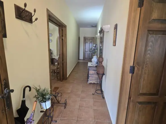 5-bedroom Villa In Murcia, Spain (2.500 M² Plot)