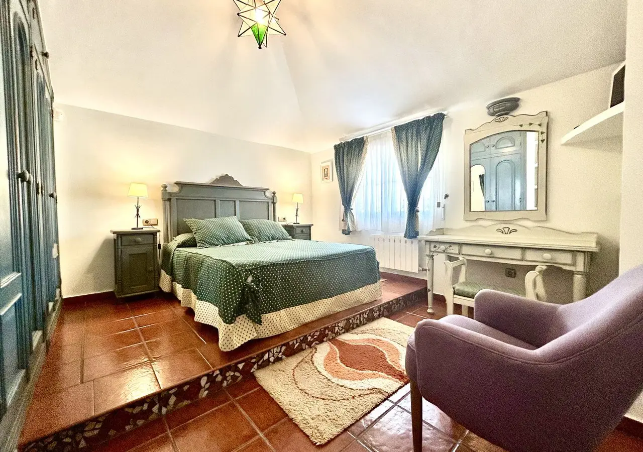 6-bedroom Villa In Torrevieja, Spain (440 M²)