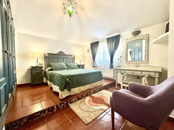 6-bedroom Villa In Torrevieja, Spain (440 M²)