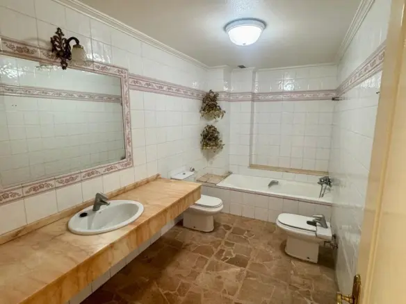 5-bedroom Apartment In Torrevieja, Spain (243 M²)