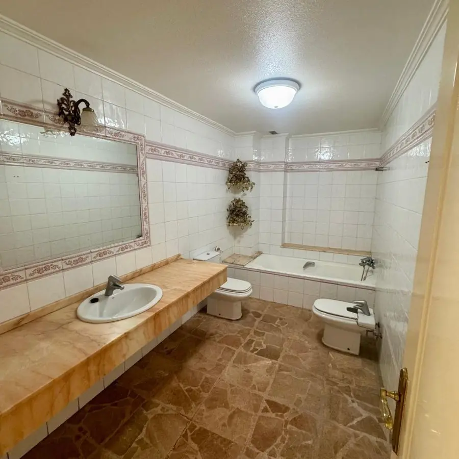 5-bedroom Apartment In Torrevieja, Spain (243 M²)