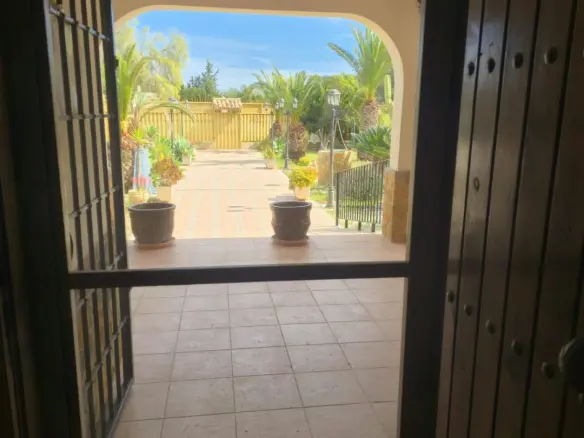 5-bedroom Villa In Murcia, Spain (2.500 M² Plot)