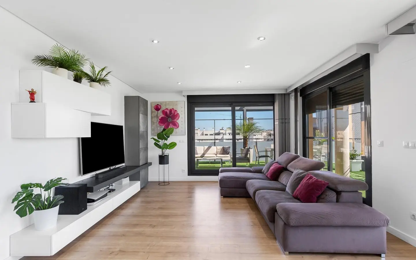 3-bedroom Penthouse In Alicante, Spain (165 M²)