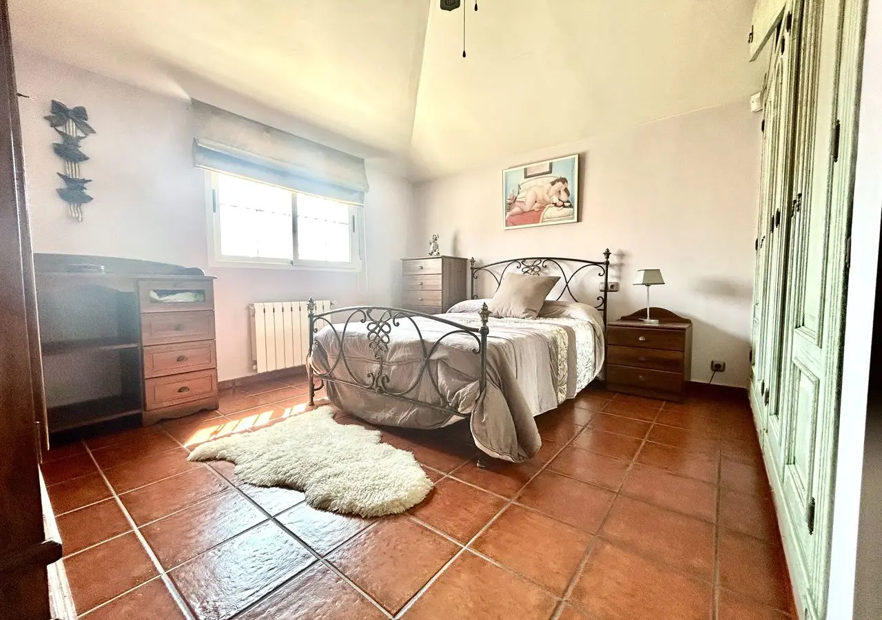 6-bedroom Villa In Torrevieja, Spain (440 M²)