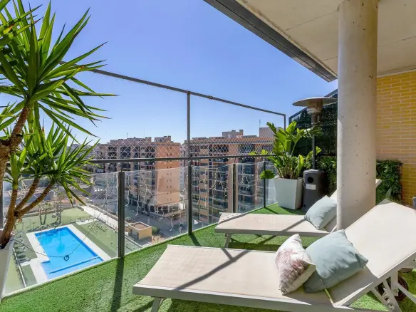 3-bedroom Penthouse In Alicante, Spain (165 M²)