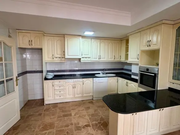 5-bedroom Apartment In Torrevieja, Spain (243 M²)
