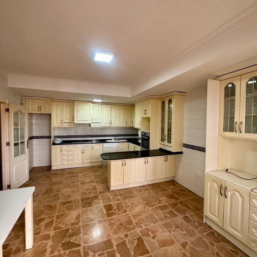 5-bedroom Apartment In Torrevieja, Spain (243 M²)