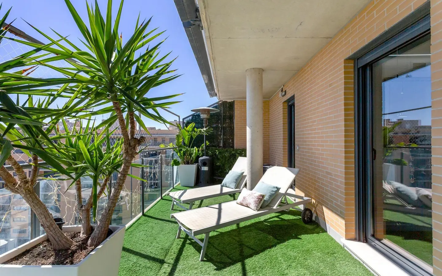 3-bedroom Penthouse In Alicante, Spain (165 M²)
