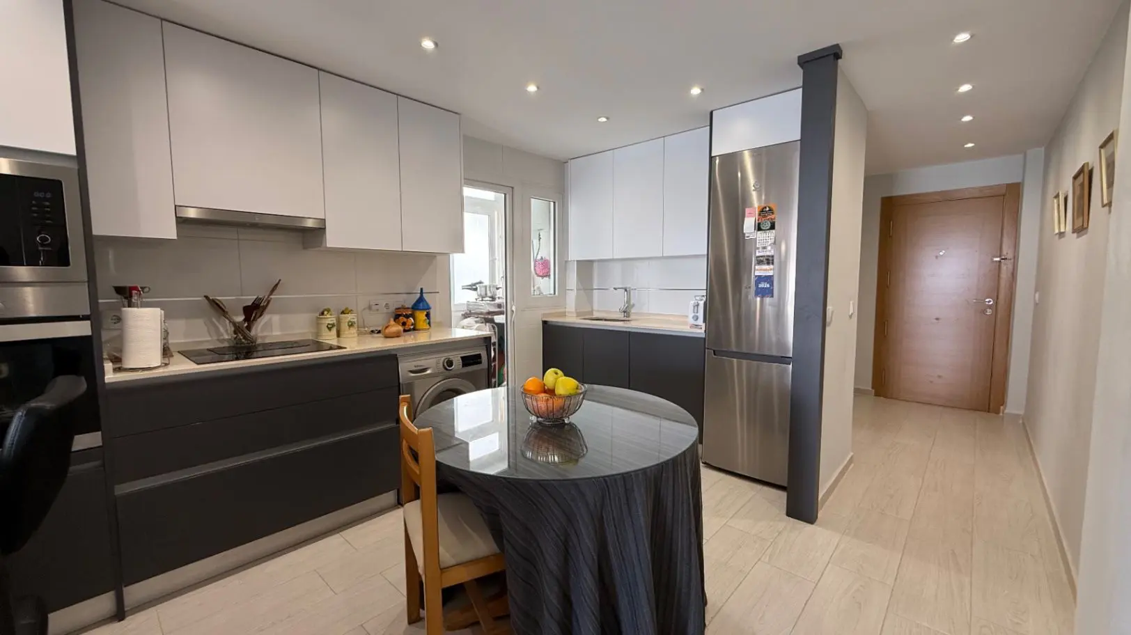 Apartment Of 86 M² With Features In Torrevieja, Spain
