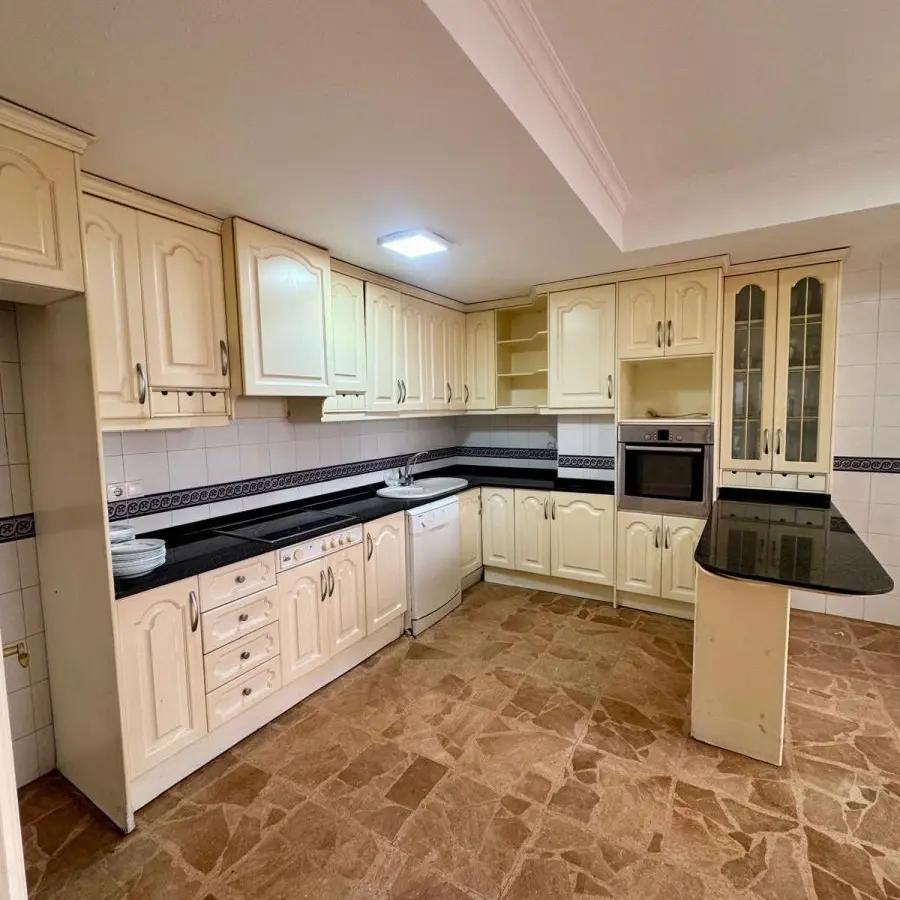5-bedroom Apartment In Torrevieja, Spain (243 M²)
