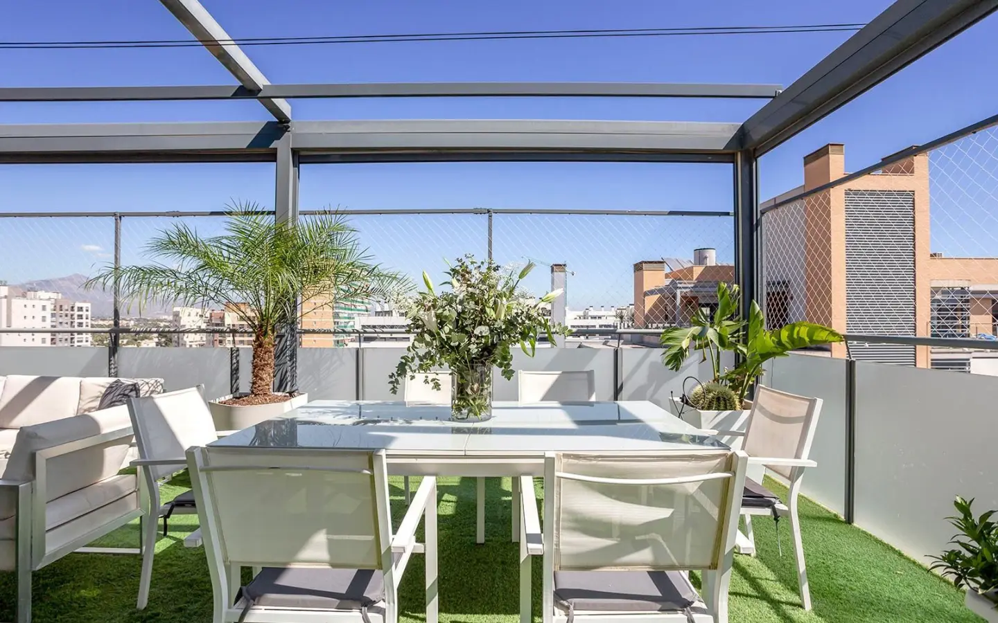 3-bedroom Penthouse In Alicante, Spain (165 M²)