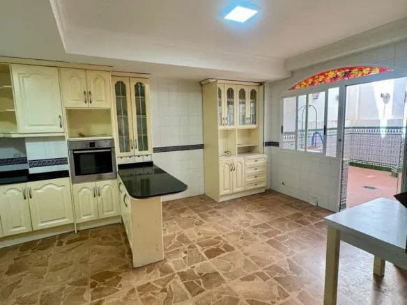 5-bedroom Apartment In Torrevieja, Spain (243 M²)