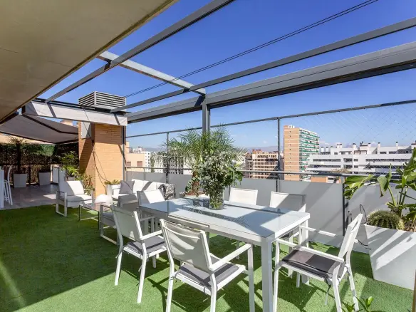 3-bedroom Penthouse In Alicante, Spain (165 M²)