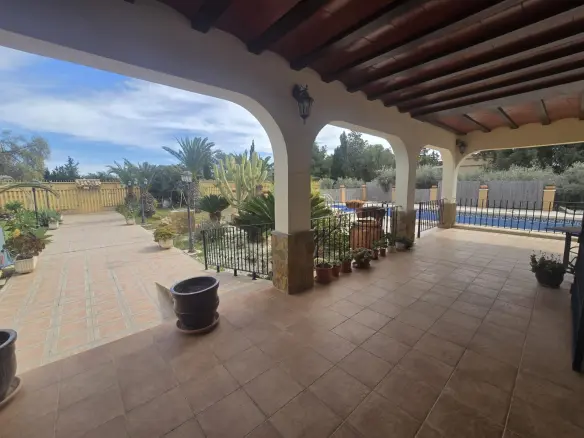 5-bedroom Villa In Murcia, Spain (2.500 M² Plot)