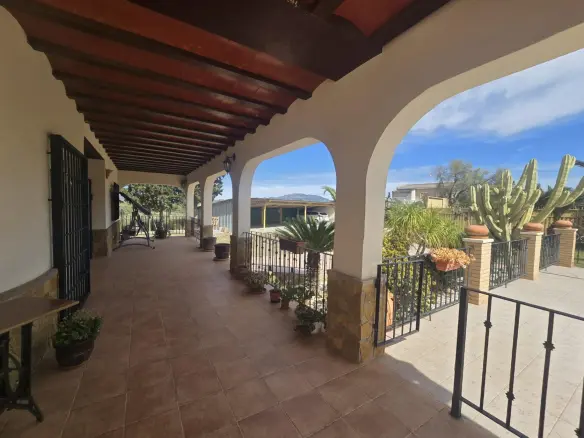 5-bedroom Villa In Murcia, Spain (2.500 M² Plot)