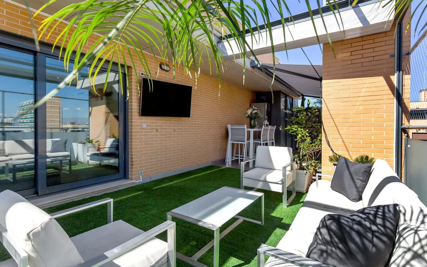 3-bedroom Penthouse In Alicante, Spain (165 M²)