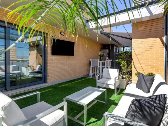 3-bedroom Penthouse In Alicante, Spain (165 M²)