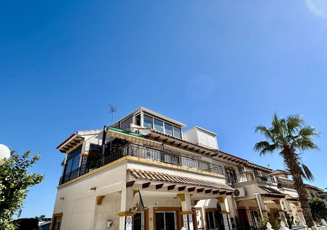 2-bedroom Apartment In Orihuela Costa, Spain (90 M²)