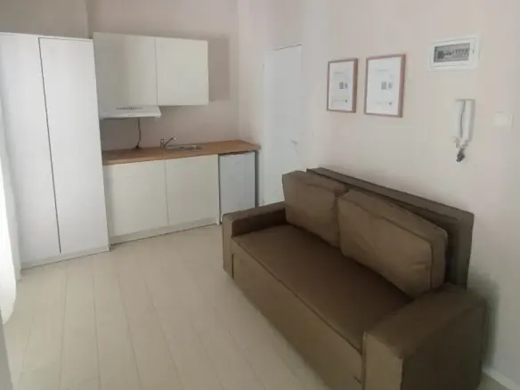 Flat In Center Of Thessaloniki, Greece (15 M²)