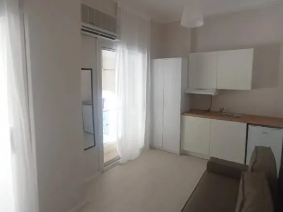 Flat In Center Of Thessaloniki, Greece (15 M²)