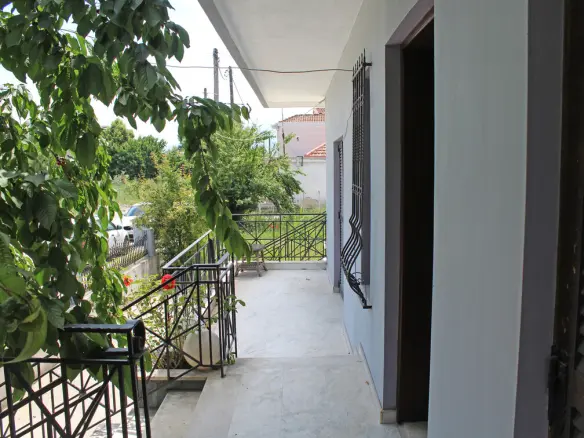 3-bedroom Flat In Paralia, Greece (156 M²)