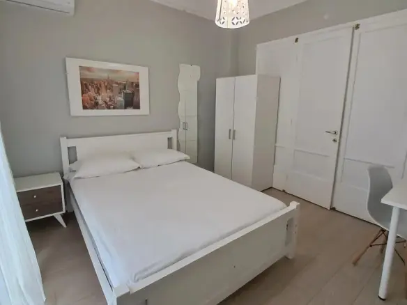 Flat In Center Of Thessaloniki, Greece (224 M²)