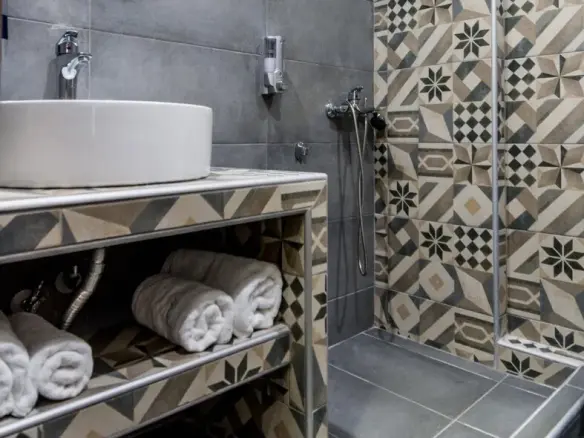 Flat In Center Of Thessaloniki, Greece (224 M²)