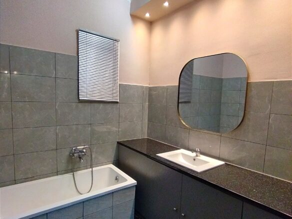 House Of 5 Bedrooms With Renovated Features In Battonya, Hungary