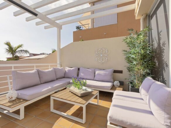 Villa Of 4 Bedrooms With Exceptional Amenities In Puerto De Santiago