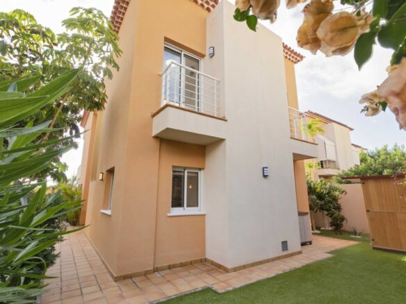 Villa Of 4 Bedrooms With Exceptional Amenities In Puerto De Santiago