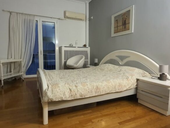 Duplex Apartment Of 115 M² With 2 Bedrooms, 1 Bathroom, Balcony, Fitted Wardrobes, Equipped Kitchen, Air Conditioning.