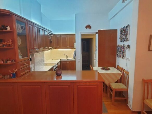 Duplex Apartment Of 115 M² With 2 Bedrooms, 1 Bathroom, Balcony, Fitted Wardrobes, Equipped Kitchen, Air Conditioning.