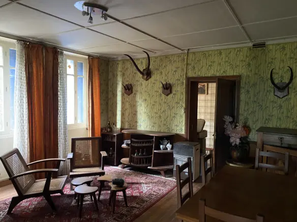 5-bedroom House In Saint-laurent-des-combes, France (195 M²)